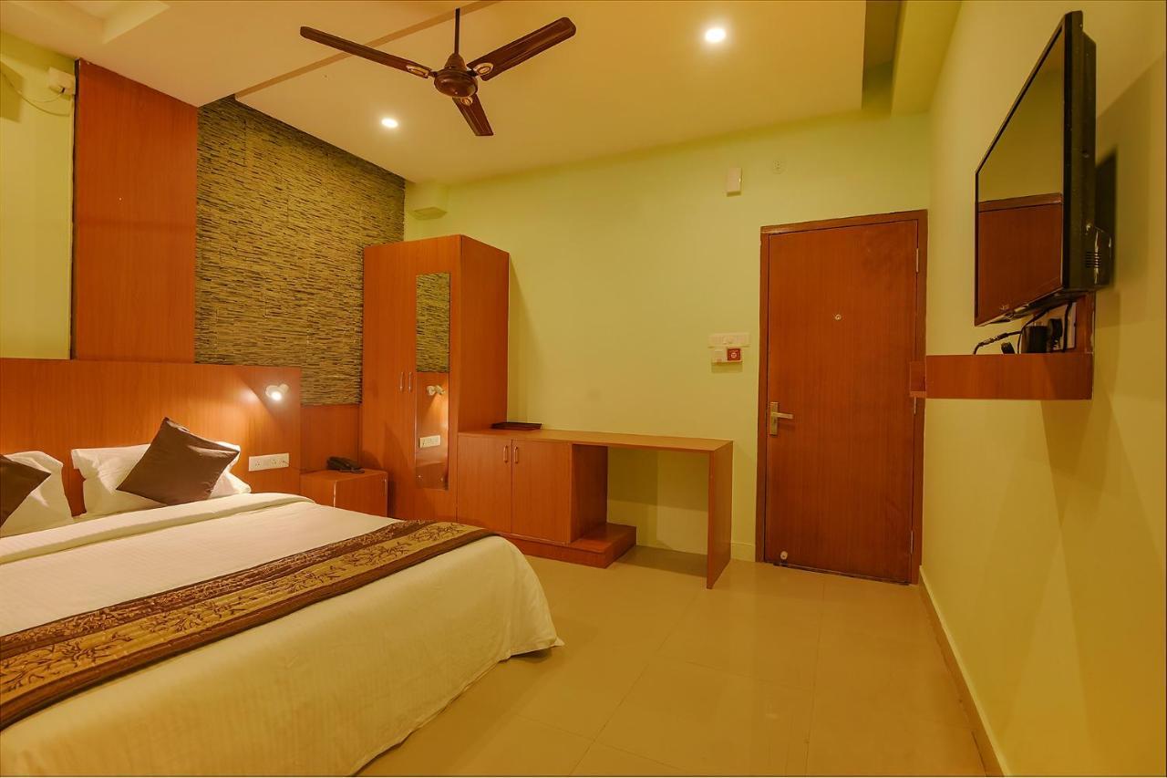 Fabhotel The Btm Palace - Btm Layout Nr Gopalan Innovation Mall 班加罗尔 外观 照片