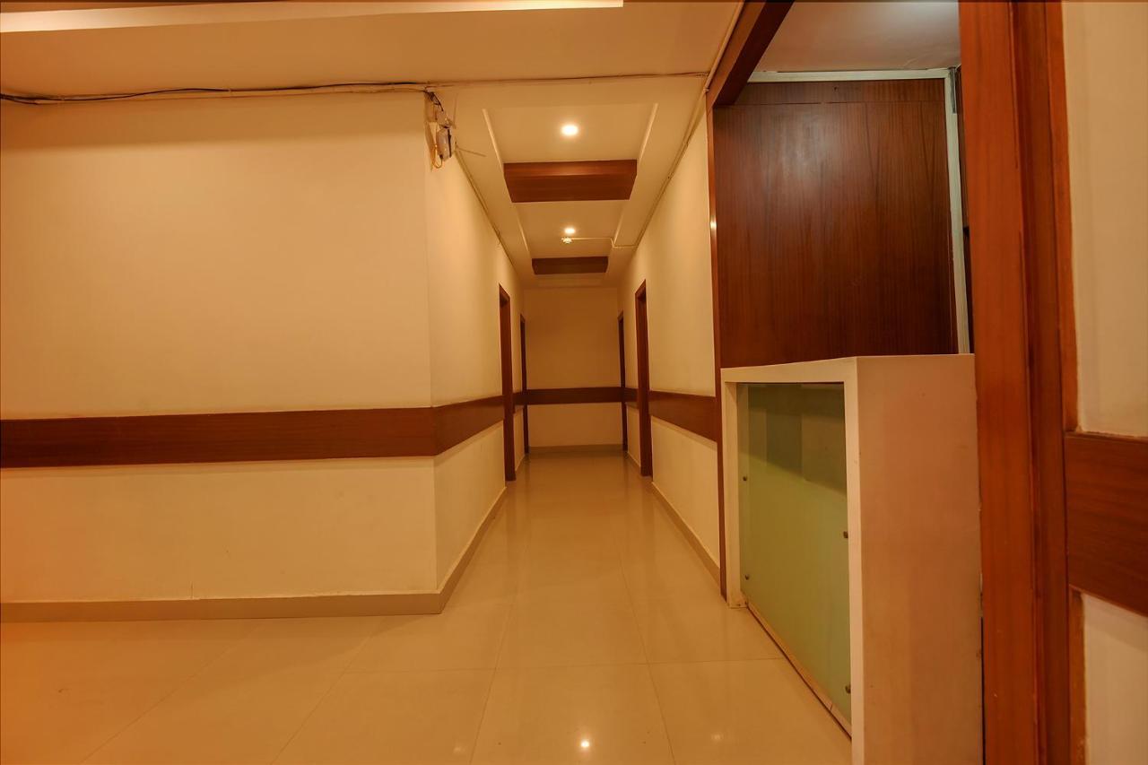 Fabhotel The Btm Palace - Btm Layout Nr Gopalan Innovation Mall 班加罗尔 外观 照片