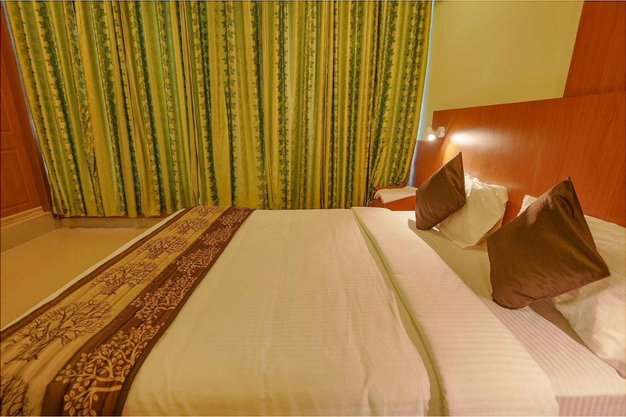 Fabhotel The Btm Palace - Btm Layout Nr Gopalan Innovation Mall 班加罗尔 外观 照片